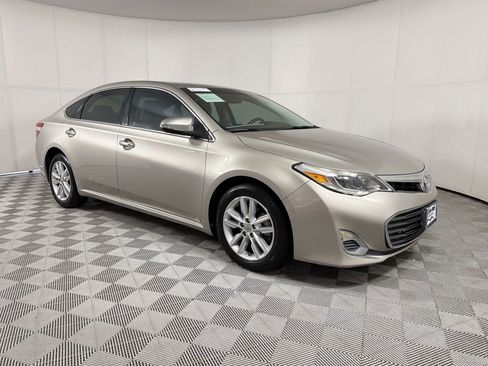 Used 2014 Toyota Avalon XLE FWD image 7