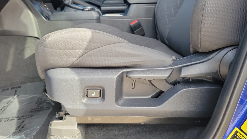 Certified 2025 Toyota Tacoma SR5 AWD/4WD image 16