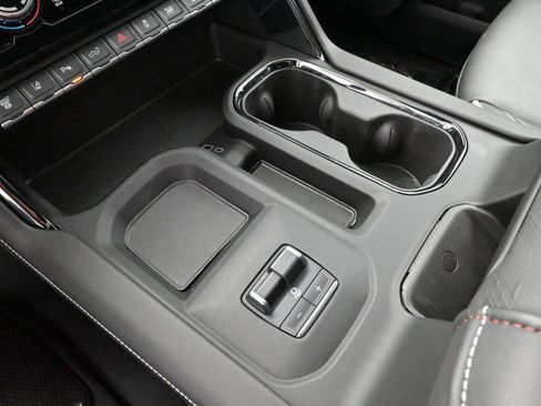 Used 2025 GMC Sierra 2500 AT4X image 26