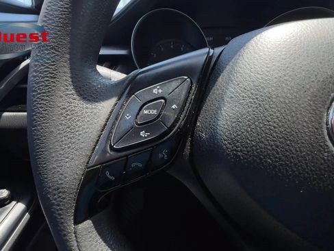 Used 2021 Toyota C-HR LE FWD image 27
