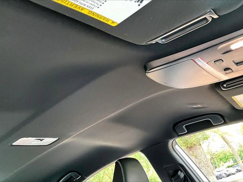 Used 2025 Toyota Camry SE FWD image 28
