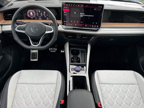 New 2026 Volkswagen Tiguan SEL R-Line image 13