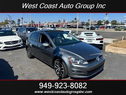 Used 2017 Volkswagen Golf SE image 2