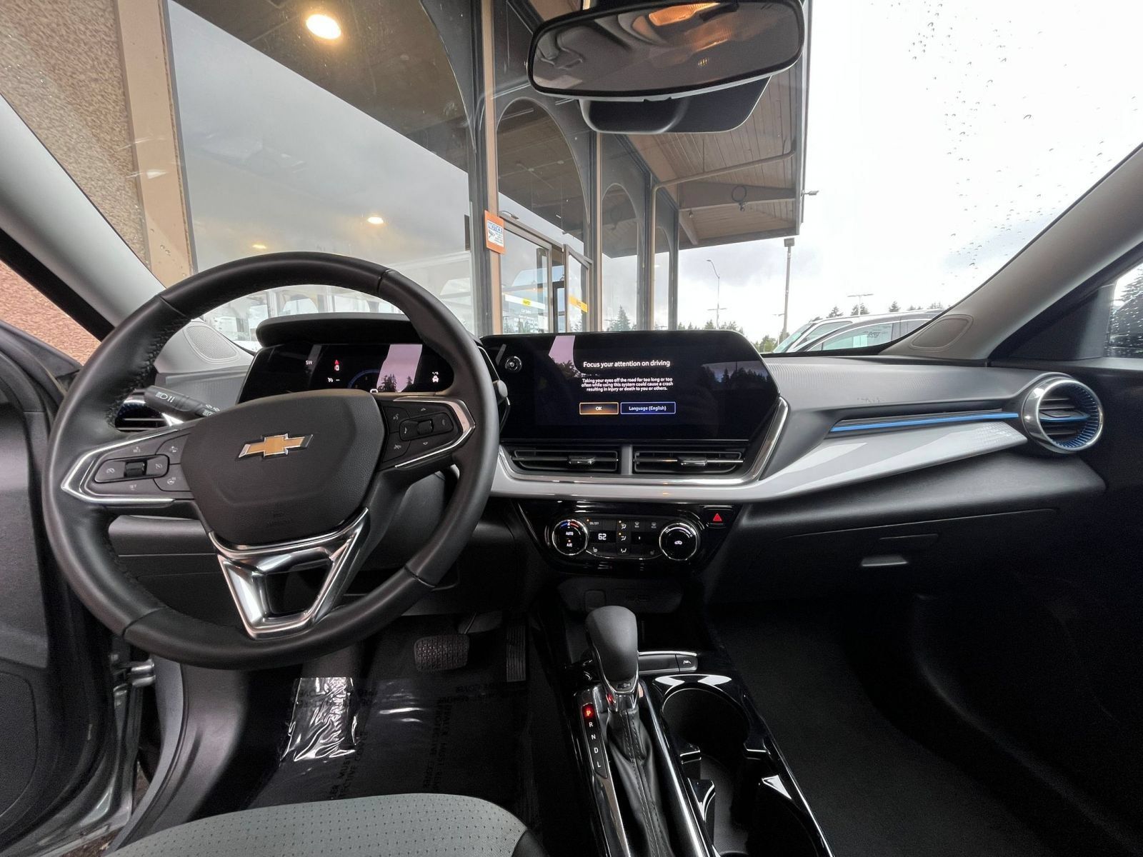 Used 2025 Chevrolet Trax LT w/ LT Convenience Package FWD image 33