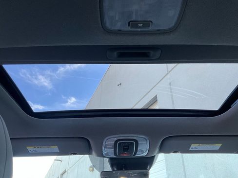 Used 2025 Hyundai Elantra SEL image 18