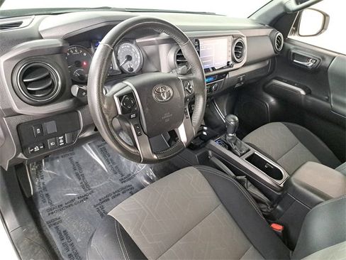 Used 2022 Toyota Tacoma TRD Sport image 18