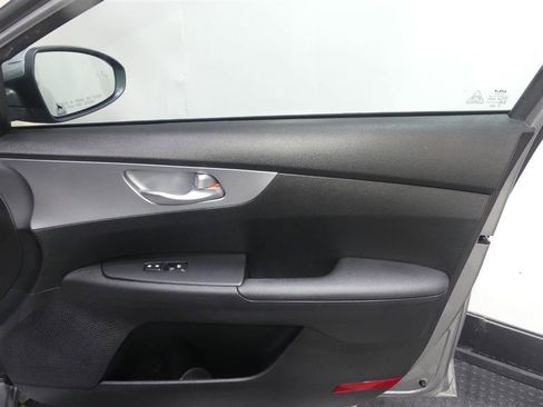Used 2023 Kia Forte LXS w/ LXS Technology Package FWD image 19