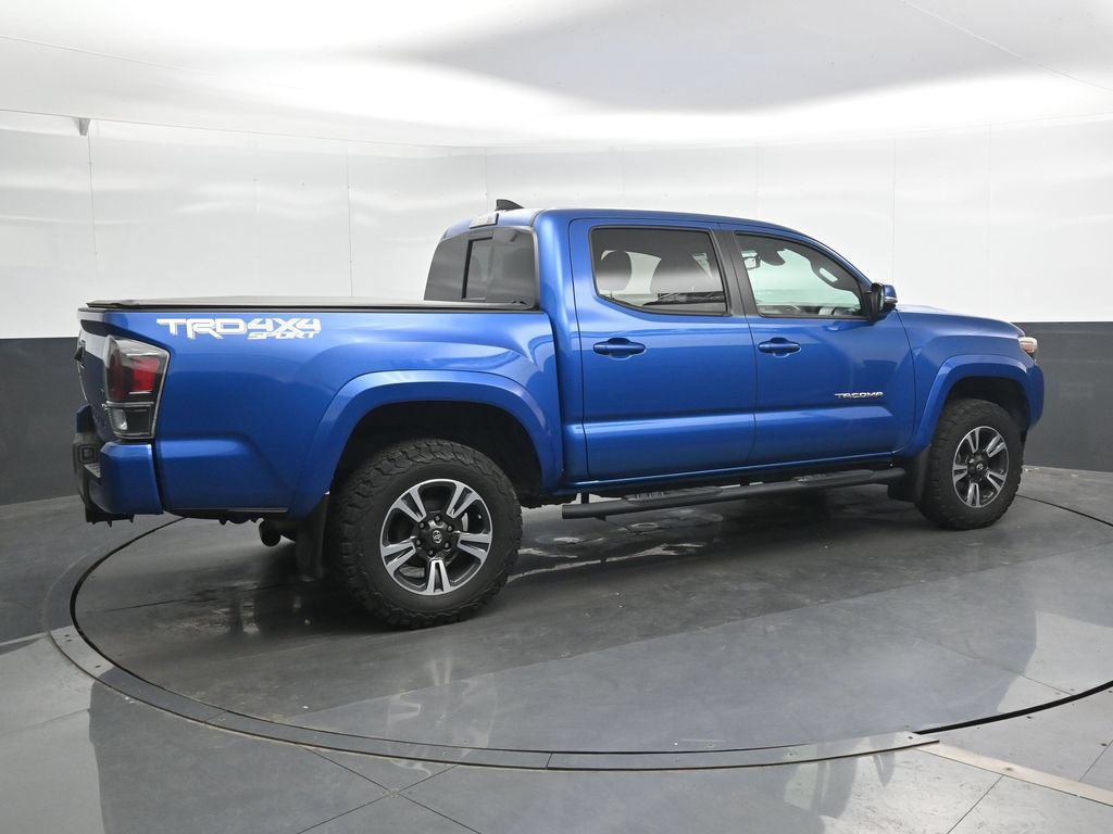 Used 2018 Toyota Tacoma TRD Sport AWD/4WD image 2