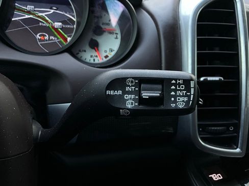 Used 2016 Porsche Cayenne GTS image 39