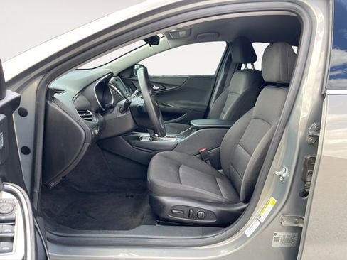 Used 2018 Chevrolet Malibu LT FWD image 9