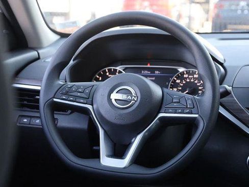 Used 2025 Nissan Altima 2.5 SV image 21