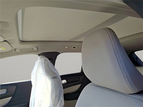 New 2025 Volvo XC40 B5 Plus w/ Protection Package Premier image 13