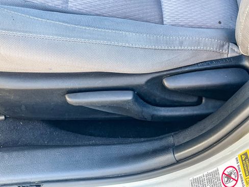 Used 2015 Toyota Corolla LE image 20