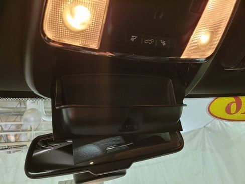 Used 2016 Jeep Grand Cherokee Limited image 46