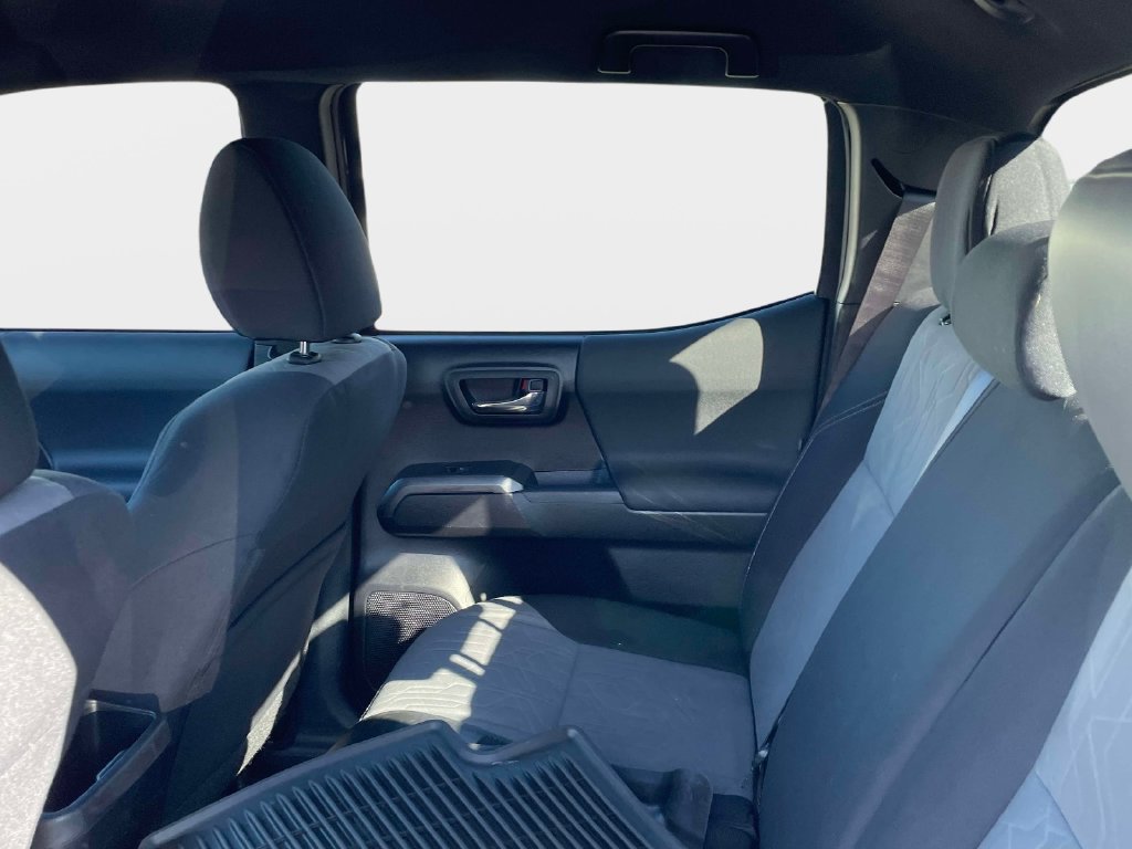 Used 2020 Toyota Tacoma TRD Sport AWD/4WD image 16