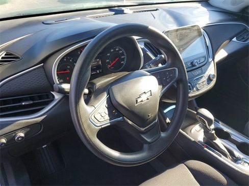 Used 2024 Chevrolet Malibu LT image 18