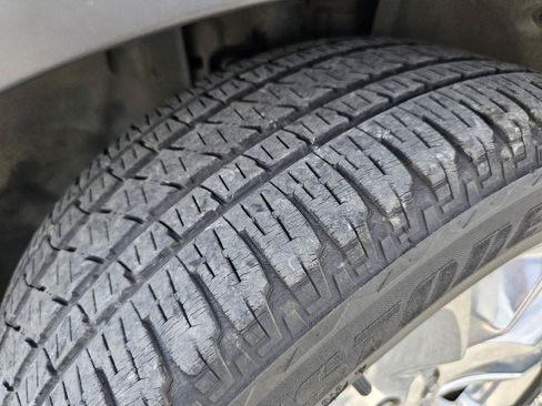 Used 2013 Ford Explorer XLT FWD image 88