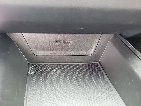 Used 2025 Chevrolet Equinox RS w/ Convenience Package III image 19