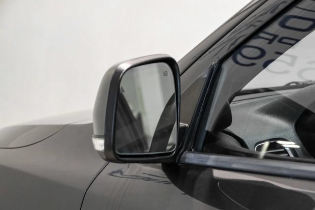 Used 2015 Dodge Durango R/T w/ Technology Group RWD image 38
