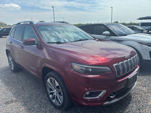 Used 2019 Jeep Cherokee Overland AWD/4WD image 2