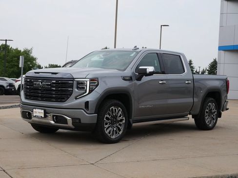 Used 2023 GMC Sierra 1500 Denali Ultimate AWD/4WD image 3