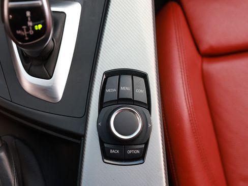 Used 2018 BMW 330i Sedan w/ M Sport Package image 44