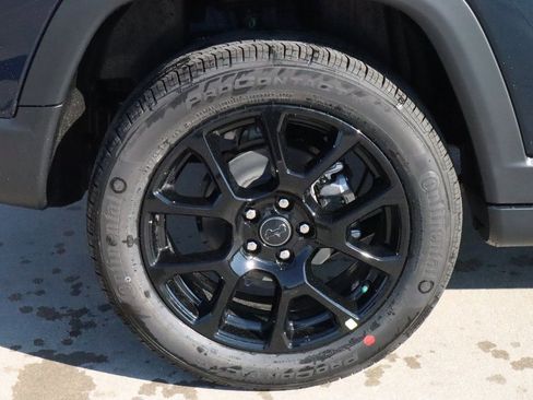 New 2026 Jeep Compass Latitude image 18