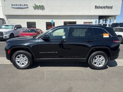 Certified 2023 Jeep Grand Cherokee Laredo AWD/4WD image 2