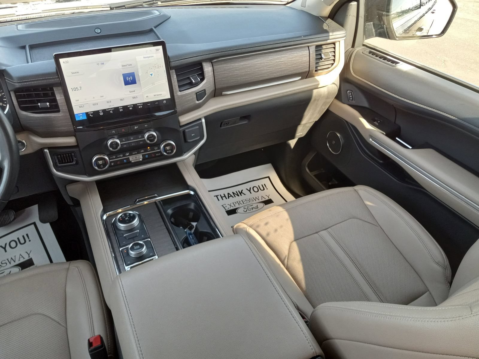 Used 2024 Ford Expedition Limited AWD/4WD image 19