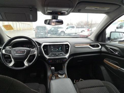 Used 2017 GMC Acadia SLE image 16