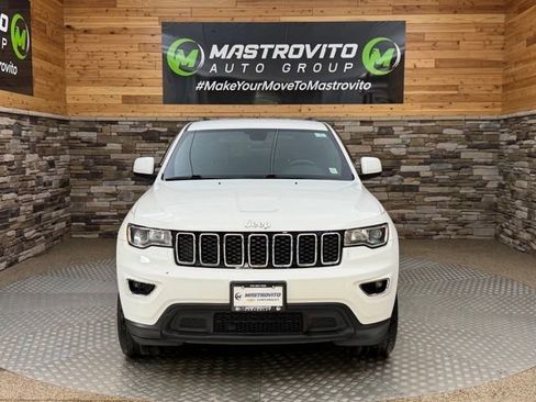 Used 2018 Jeep Grand Cherokee Laredo AWD/4WD image 3