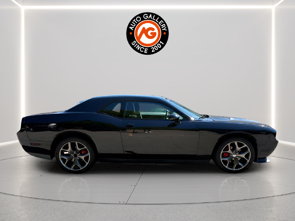 Used 2014 Dodge Challenger SXT RWD image 8