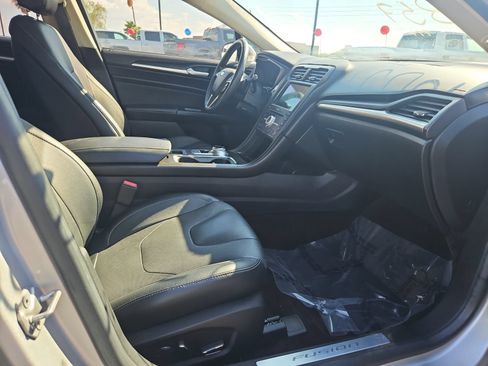 Used 2017 Ford Fusion Titanium FWD image 11