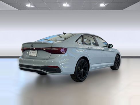 New 2026 Volkswagen Jetta SE FWD image 9