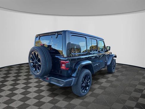 Used 2024 Jeep Wrangler Unlimited Sahara image 5