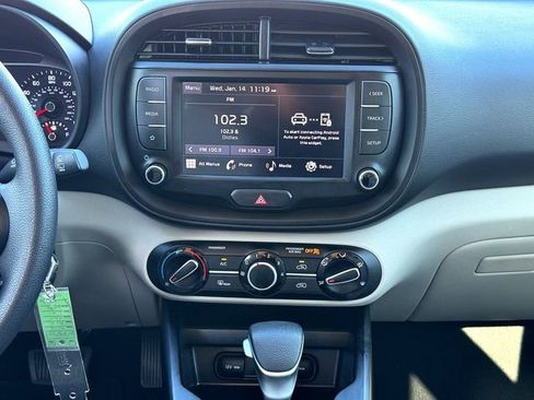 Used 2022 Kia Soul LX image 26