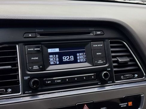 Used 2017 Hyundai Sonata SE image 13