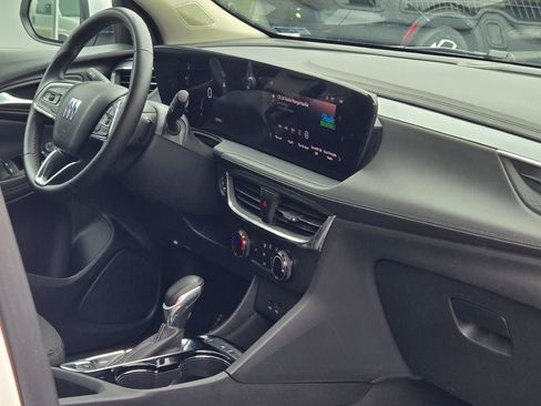 Certified 2025 Buick Encore GX Preferred image 8