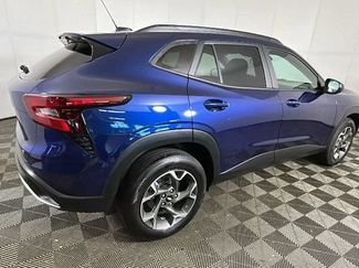 Used 2024 Chevrolet Trax LT w/ Sunroof Package FWD video 2