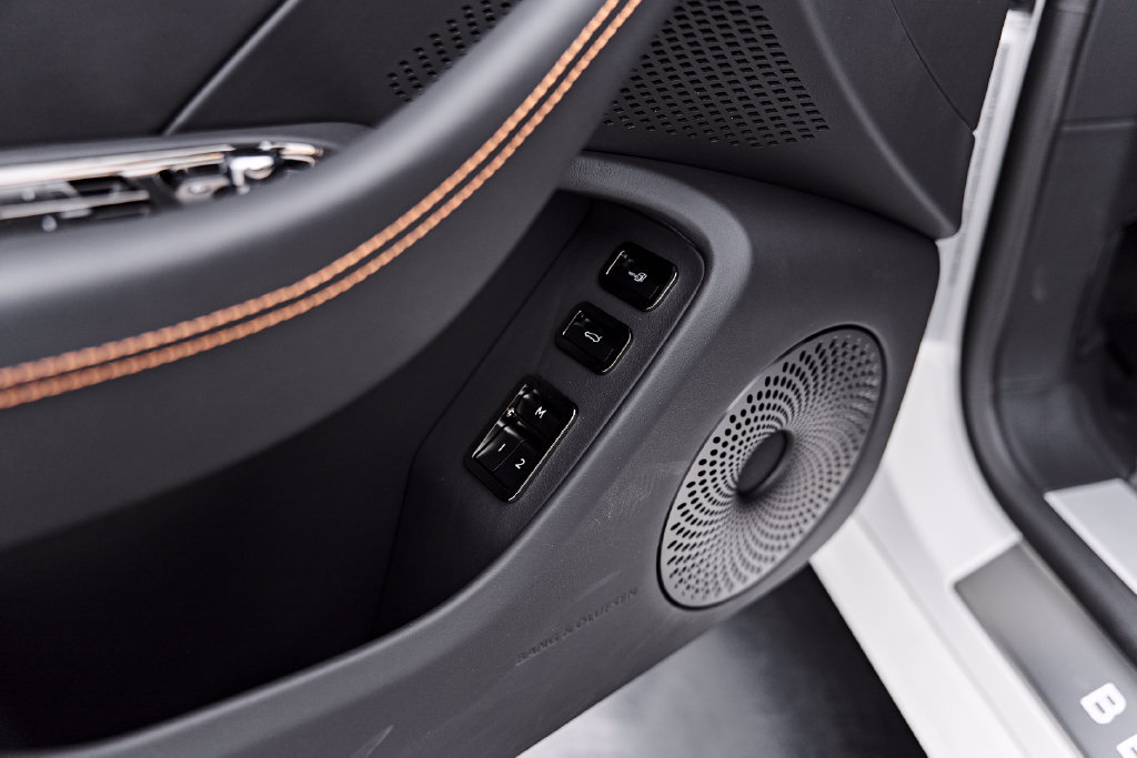 Used 2025 Bentley Flying Spur Plug-In Hybrid AWD/4WD image 33