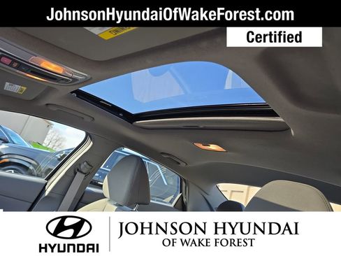 Certified 2025 Hyundai Elantra SEL image 39