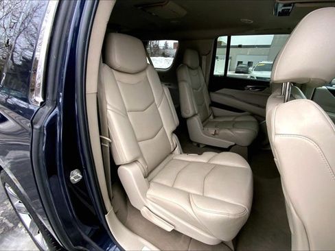 Used 2019 Cadillac Escalade ESV Luxury image 26