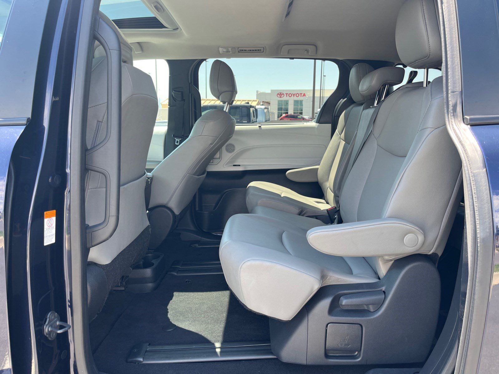 Certified 2026 Toyota Sienna XLE FWD image 25