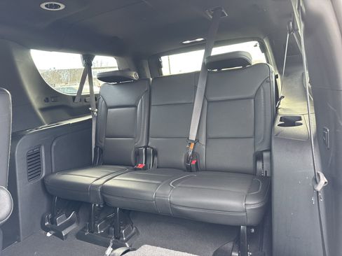 Used 2024 GMC Yukon XL Denali AWD/4WD image 13