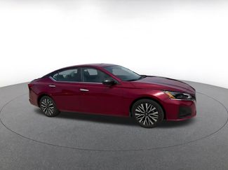 Used 2025 Nissan Altima 2.5 SV FWD video 2