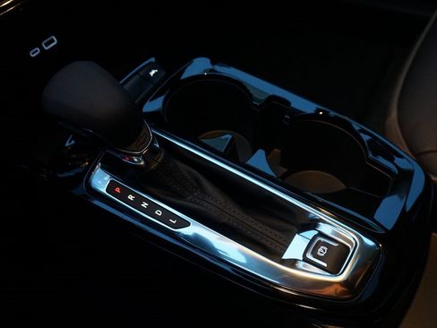 New 2026 Chevrolet Trax ACTIV w/ Sunroof Package image 17