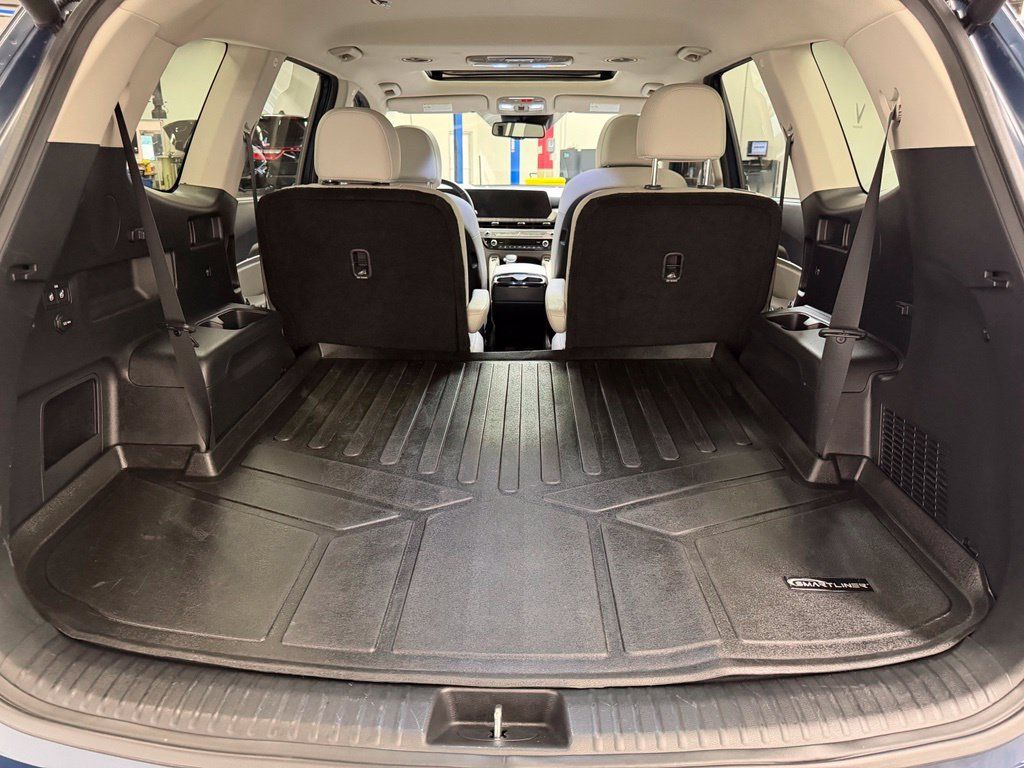 Used 2023 Kia Telluride EX w/ EX Captain's Chair Package AWD/4WD image 16