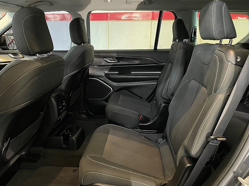 Used 2022 Jeep Grand Cherokee L Laredo w/ Luxury Tech Group I AWD/4WD image 23