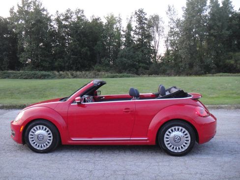 Used 2016 Volkswagen Beetle 1.8T S image 14