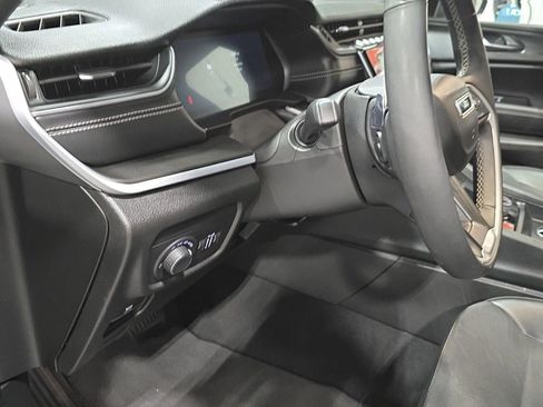 Used 2024 Jeep Grand Cherokee Altitude image 10